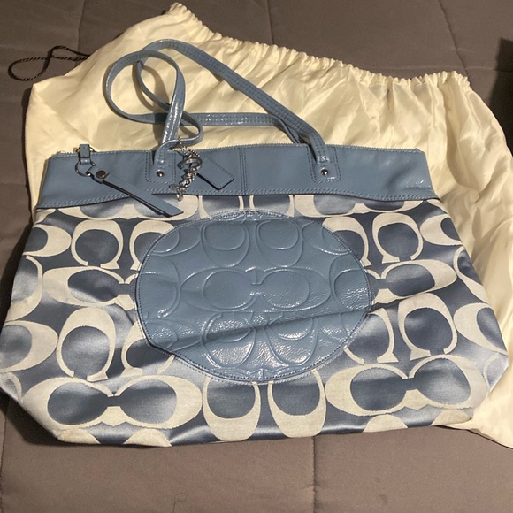 Purse - Picture 1 of 3